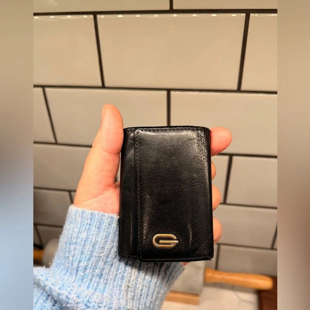 GUCCI   Black Leather Key & Card Holder with Gold Logo